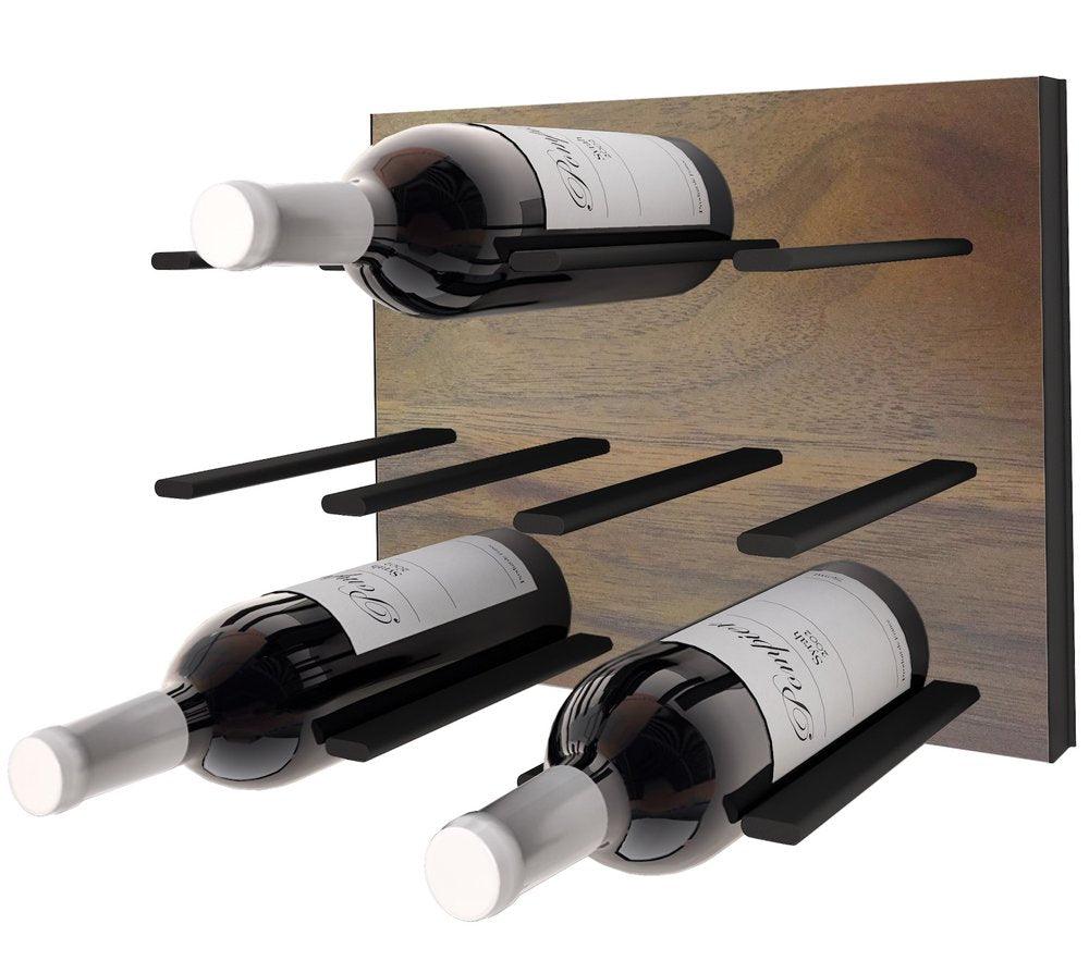 STACT Pro C-type vinreol i valnød og sort med kork ud design, der holder vinflasker vandret for optimal opbevaring og nem adgang. Ideel til en moderne og stilfuld vinopbevaring i hjemmet.