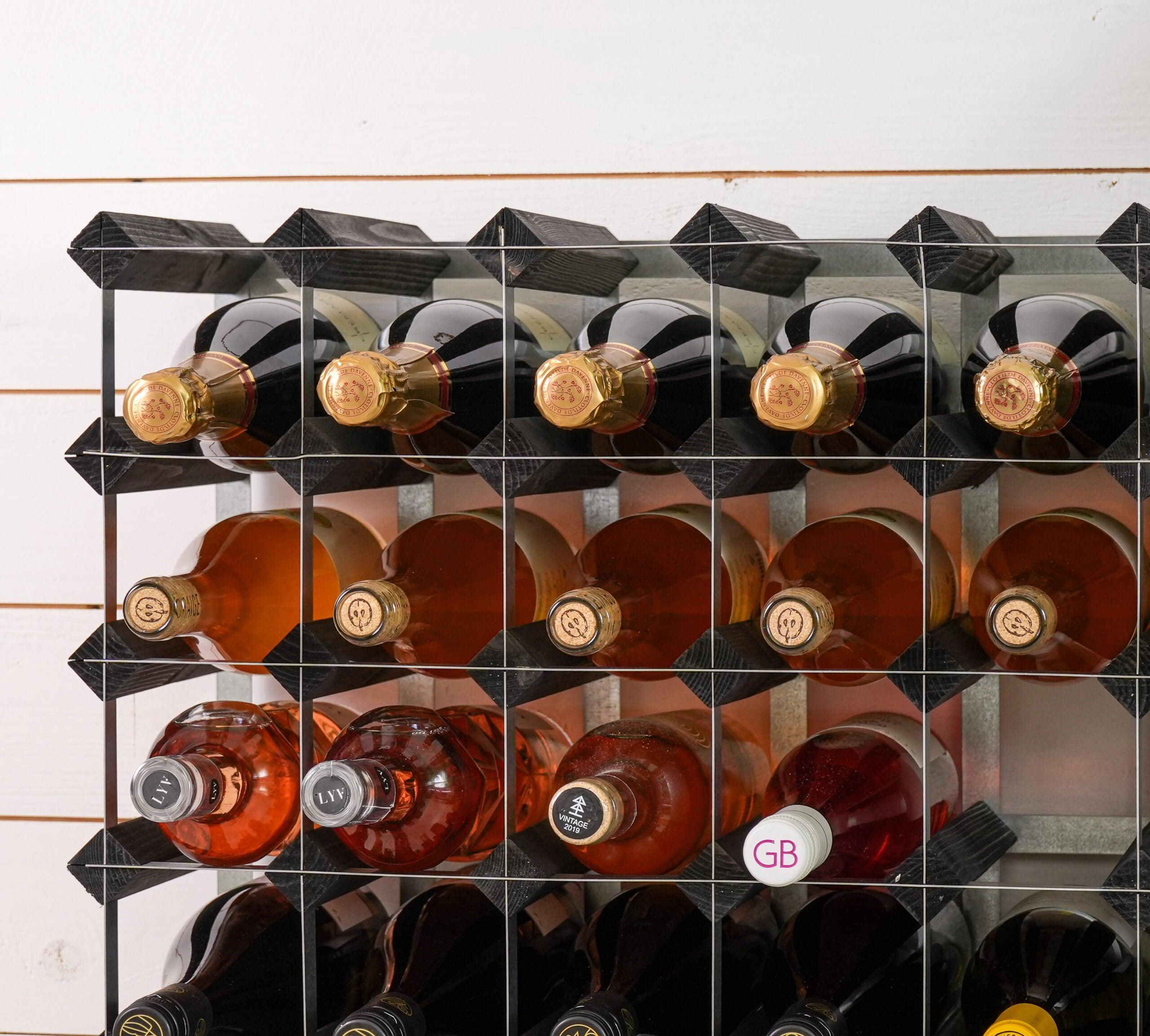 Vinreol i sort ask færdigsamlet med plads til 16 flasker