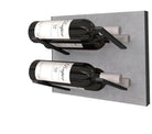 STACT Pro L-type vinreol i beton og sort med label ud design, der fremviser flaskernes etiketter tydeligt. Perfekt til præsentation og sikker opbevaring af dine vinflasker.